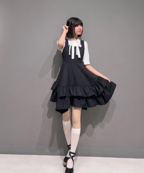 F i.n.t（フィント）の「ボリュームフリルヘムミニジャンパースカート/fint フィント（ジャンパースカート・レディース・ブラック/グレー・FREE）」の6枚目の写真