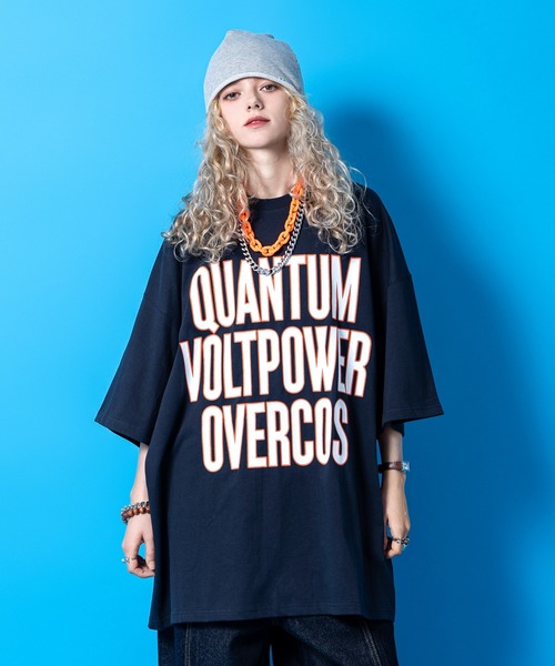 a.p.o.v.(エーピーオービー)の「a.p.o.v. アメカジ調ロゴビッグプリントスーパーオーバーサイズTシャツ(Tシャツ/カットソー・メンズ・ブラック/ネイビー/ホワイト・ONESIZE)」の3枚目の写真