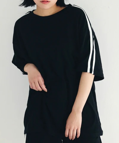 merrylatte(メリーラテ)の「ライン入りTシャツ【IROHANI】(Tシャツ/カットソー・レディース・ブラック/パープル/グレー・FREE)」の1枚目の写真