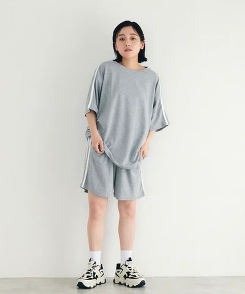 merrylatte(メリーラテ)の「ライン入りTシャツ【IROHANI】(Tシャツ/カットソー・レディース・ブラック/パープル/グレー・FREE)」の8枚目の写真