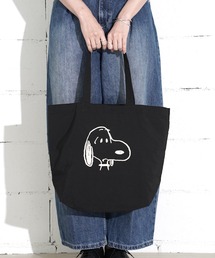 PEANUTS（ピーナッツ）の「"09"≪PEANUTS≫1ポケット ナイロン フェイス 刺繍 トートバッグ（トートバッグ）」