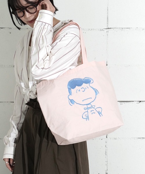 Vintage PEANUTS（ビンテージピーナッツ）の「"09"≪Vintage PEANUTS≫1ポケット ナイロン フェイス 刺繍 トートバッグ（トートバッグ・レディース・ダークグレー/イエロー/セージグリーン/アイボリー/ブラック/サックスブルー/ライトピンク・ONE SIZE）」の21枚目の写真