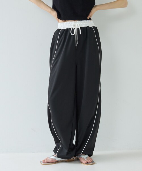 GALLEST（ギャレスト）の「【一部店舗限定】パイピング裏毛ワイドパンツ（その他パンツ・レディース・ブラック系4/グレー系4・38）」の2枚目の写真