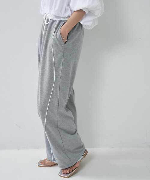 GALLEST（ギャレスト）の「【一部店舗限定】パイピング裏毛ワイドパンツ（その他パンツ・レディース・ブラック系4/グレー系4・38）」の10枚目の写真