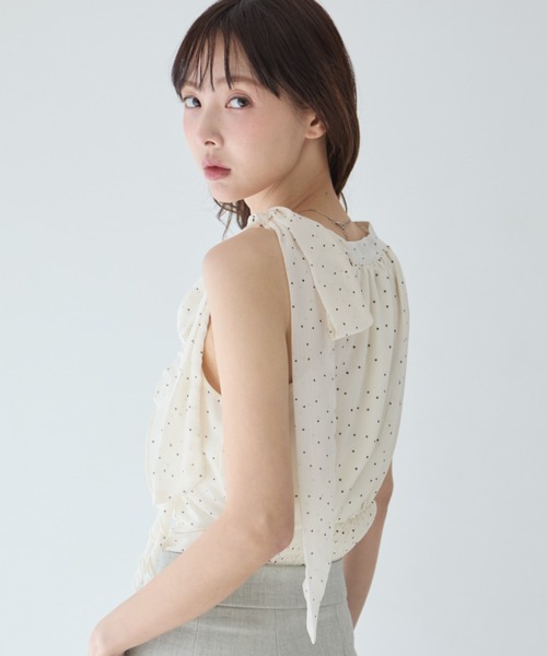 krahe(クレーエ)の「フリルリボンノースリーブブラウス(シャツ/ブラウス・レディース・ホワイト/ブラック/ホワイト系その他/ブルー系その他・FREE)」の2枚目の写真