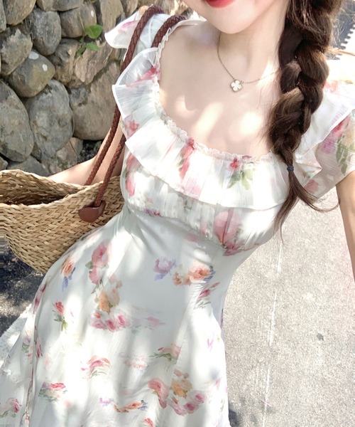 AMAJI(アマジ)の「フラワープリント フリルネックワンピース(ウエストシェイプ・ロング丈)(ワンピース・レディース・マルチ・X-LARGE/LARGE/MEDIUM/SMALL)」の4枚目の写真
