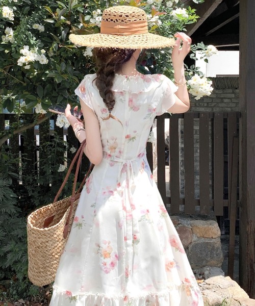 AMAJI(アマジ)の「フラワープリント フリルネックワンピース(ウエストシェイプ・ロング丈)(ワンピース・レディース・マルチ・X-LARGE/LARGE/MEDIUM/SMALL)」の2枚目の写真