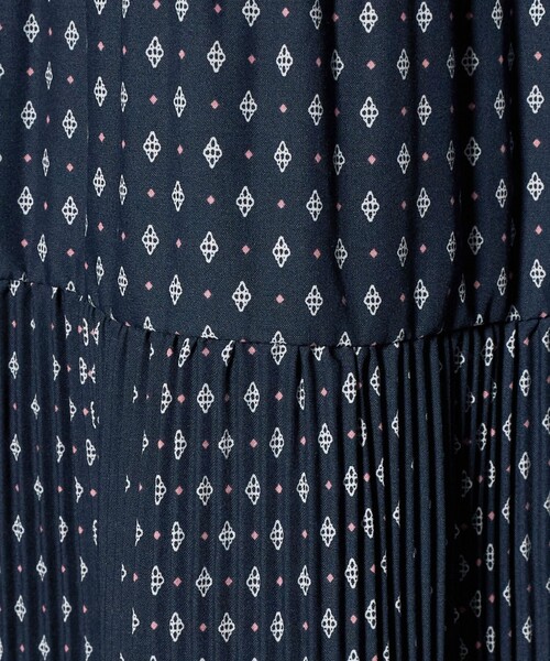A DAY IN THE LIFE UNITED ARROWS（アデイインザライフユナイテッドアローズ）の「ティアードプリーツ ノースリーブワンピース ‐ウォッシャブル‐＜A DAY IN THE LIFE＞（ワンピース・レディース・ダークグレー/その他4/ケリーグリーン/その他3/ネイビー/その他6/その他5・FREE）」の20枚目の写真