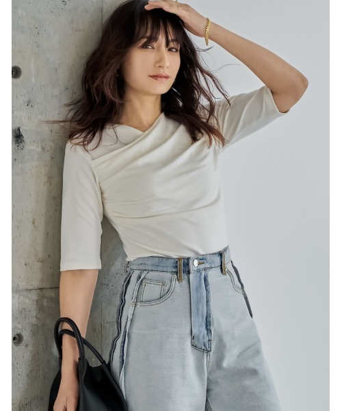 Re:EDIT（リエディ）の「[接触冷感]アンチピリングフライスドレープ半袖Tシャツ（Tシャツ/カットソー・レディース・ブラック/アイボリー/杢グレー/モカ・MEDIUM/LARGE）」の2枚目の写真
