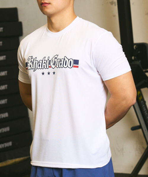 KHAKI GRADO（カーキグラド）の「K.A.G レイヤードフレイムロゴマッスルドレギュラーフィット半袖Tシャツ（ホワイト）（Tシャツ/カットソー・メンズ・その他・MEDIUM/LARGE/X-LARGE/XX-LARGE/SMALL）」の2枚目の写真