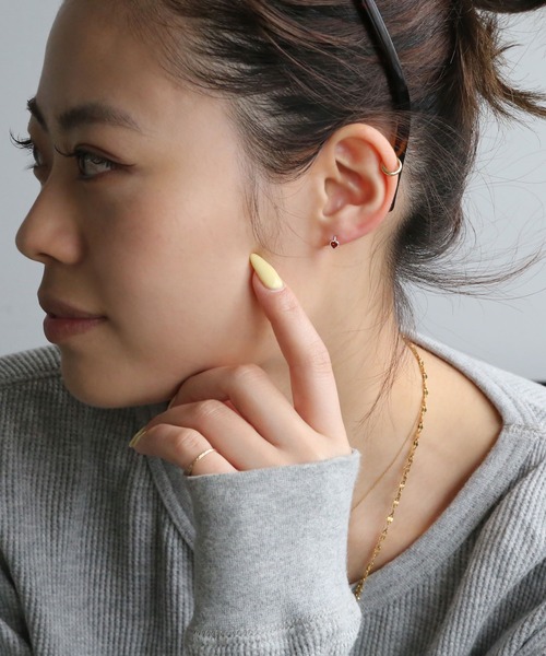 colleca la（コレカラ）の「[silver925]ハートストーン ミニサイズフープピアス〈金属アレルギー対応〉（ピアス（両耳用）・レディース・レッド/クリア・FREE）」の3枚目の写真