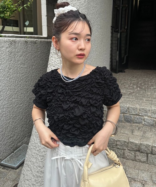 mystic(ミスティック)の「《新色BRN/6色展開/伸縮性あり◎》ふわふわシャーリングTシャツ(Tシャツ/カットソー・レディース・ブラック/オフホワイト/ピンク/ホワイト/レッド/ブラウン・FREE)」の22枚目の写真