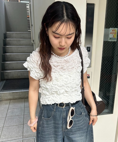 mystic(ミスティック)の「《新色BRN/6色展開/伸縮性あり◎》ふわふわシャーリングTシャツ(Tシャツ/カットソー・レディース・ブラック/オフホワイト/ピンク/ホワイト/レッド/ブラウン・FREE)」の9枚目の写真