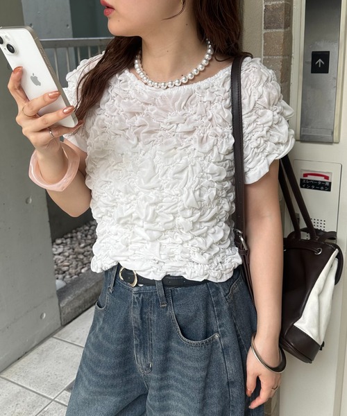 mystic(ミスティック)の「《新色BRN/6色展開/伸縮性あり◎》ふわふわシャーリングTシャツ(Tシャツ/カットソー・レディース・ブラック/オフホワイト/ピンク/ホワイト/レッド/ブラウン・FREE)」の15枚目の写真