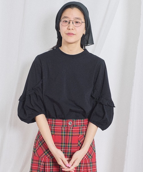fig London(フィグロンドン)の「Clara Tshirt(Tシャツ/カットソー・レディース・ブラック/ホワイト・FREE)」の2枚目の写真