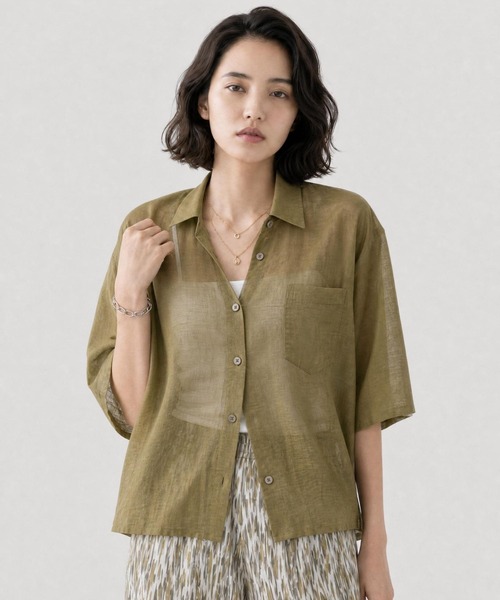 GLOBAL WORK（グローバルワーク）の「シルキータッチシアーシャツ5分袖/636672（シャツ/ブラウス・レディース・オフホワイト/チャコールグレー/カーキ/ブルー・LARGE/MEDIUM）」の3枚目の写真