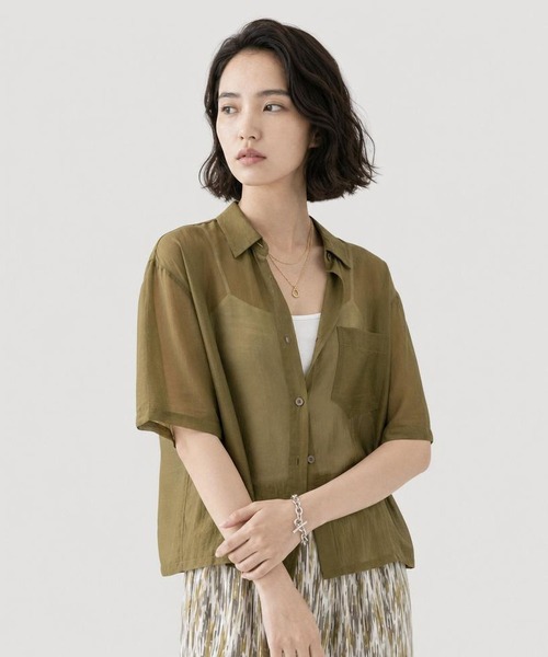 GLOBAL WORK（グローバルワーク）の「シルキータッチシアーシャツ5分袖/636672（シャツ/ブラウス・レディース・オフホワイト/チャコールグレー/カーキ/ブルー・LARGE/MEDIUM）」の13枚目の写真