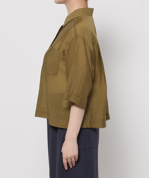 GLOBAL WORK（グローバルワーク）の「シルキータッチシアーシャツ5分袖/636672（シャツ/ブラウス・レディース・オフホワイト/チャコールグレー/カーキ/ブルー・LARGE/MEDIUM）」の21枚目の写真