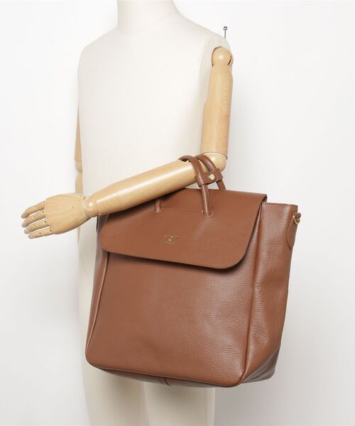 YOUNG&OLSEN The DRYGOODS STORE（ヤングアンドオルセン）の「【YOUNG&OLSEN】ヤングアンドオルセン/  EMBOSSED LEATHER TOTE M（トートバッグ・レディース・ブラック/ブラウン・FREE）」の3枚目の写真