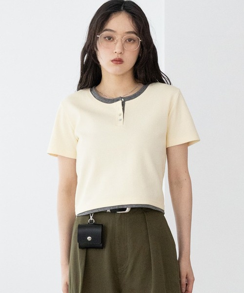 RAGEBLUE(レイジブルー)の「バイカラー/レイヤードヘンリーネックミニTシャツ(Tシャツ/カットソー・レディース・ブラウン/グレー/オフホワイト・FREE)」の2枚目の写真