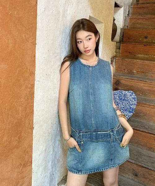 FAVORITO(ファヴォリート)の「ノースリーブ デニムワンピース(ワンピース・レディース・ブルー・S/M/L/XL)」の1枚目の写真