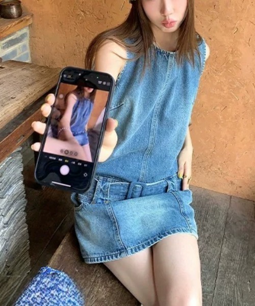 FAVORITO(ファヴォリート)の「ノースリーブ デニムワンピース(ワンピース・レディース・ブルー・S/M/L/XL)」の2枚目の写真