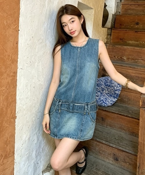 FAVORITO(ファヴォリート)の「ノースリーブ デニムワンピース(ワンピース・レディース・ブルー・S/M/L/XL)」の3枚目の写真