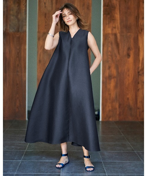 DoCLASSE( ドゥクラッセ)の「シルキーダブルクロス・テントラインワンピース(ワンピース・レディース・ブラウン/ネイビー・9/11)」の3枚目の写真