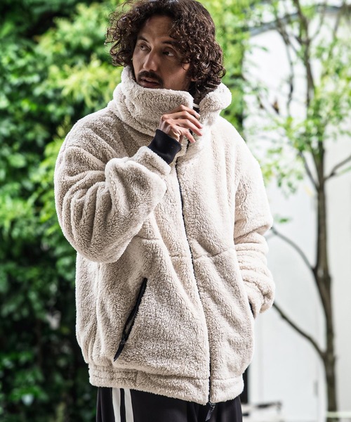 CAMBIO(カンビオ)の「mj11684-Short Micro Fur Volume Stand Neck Jacket ファースタンドネックジャケット(A73626cmb)(その他アウター・メンズ・チャコール/キナリ/ネイビー/ブラック・L/M/S)」の6枚目の写真