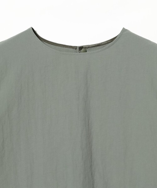 Demi-Luxe BEAMS（デミルクス ビームス）の「エディター東原妙子 × Demi-Luxe BEAMS / ライトウェイト プルオーバー[撥水加工]（シャツ/ブラウス・レディース・ブラック/モスグリーン/オフホワイト・ONE SIZE）」の7枚目の写真