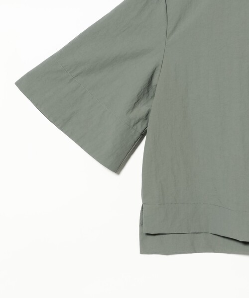 Demi-Luxe BEAMS（デミルクス ビームス）の「エディター東原妙子 × Demi-Luxe BEAMS / ライトウェイト プルオーバー[撥水加工]（シャツ/ブラウス・レディース・ブラック/モスグリーン/オフホワイト・ONE SIZE）」の8枚目の写真