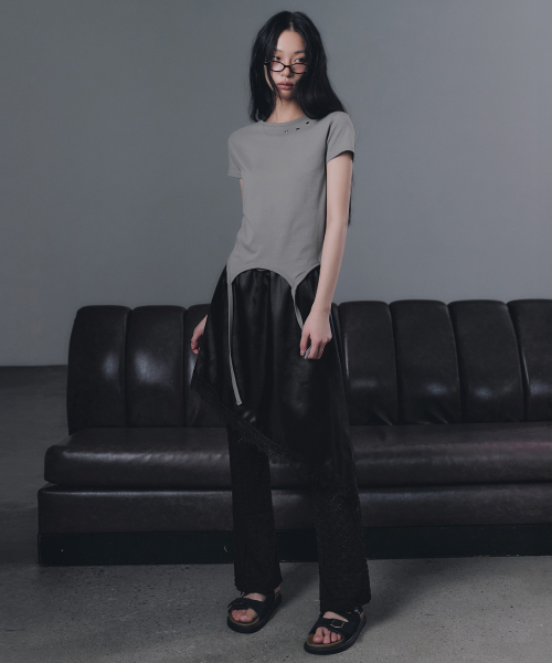 GROWHIDE(グロウハイド)の「ズエルアイレットストラップスリット半袖Tシャツ_グレー(Tシャツ/カットソー・レディース・グレー・FREE)」の2枚目の写真