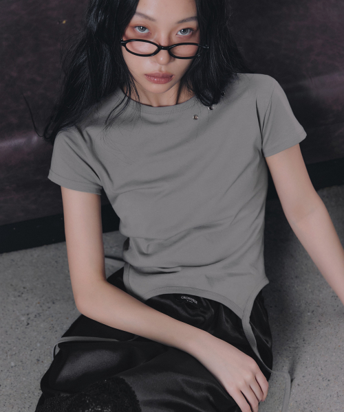GROWHIDE(グロウハイド)の「ズエルアイレットストラップスリット半袖Tシャツ_グレー(Tシャツ/カットソー・レディース・グレー・FREE)」の5枚目の写真
