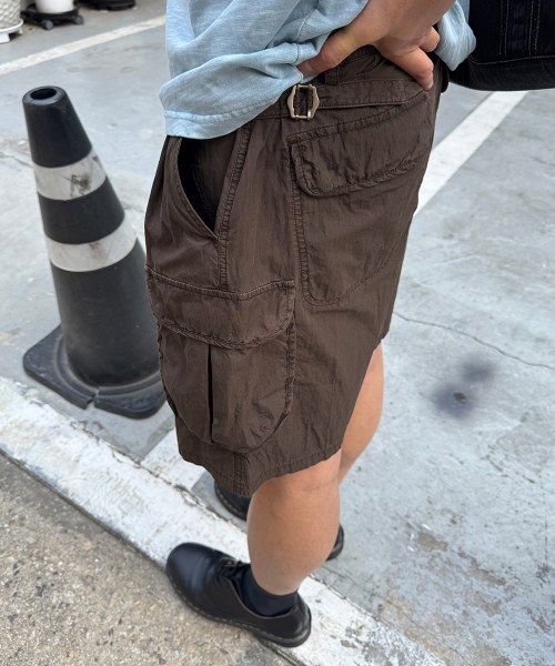 INTEMPOMOOD(インテンポムード)の「フロンティアプリーツカーゴパンツ_ブラウン(その他パンツ・メンズ・ブラウン・MEDIUM/LARGE/X-LARGE)」の2枚目の写真