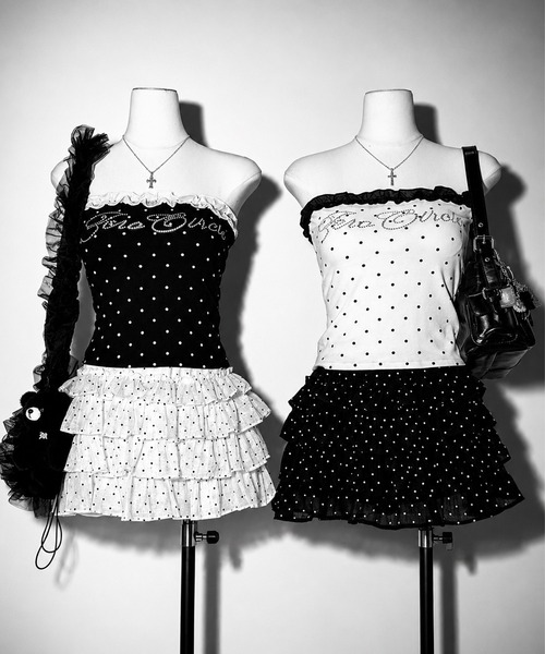 me+em select（ミームセレクト）の「【 ２color 】ラインストーンドットフリルベアトップス ／ Rhinestone dot frill bare tops（チューブトップ・レディース・ホワイト/ブラック・FREE）」の8枚目の写真
