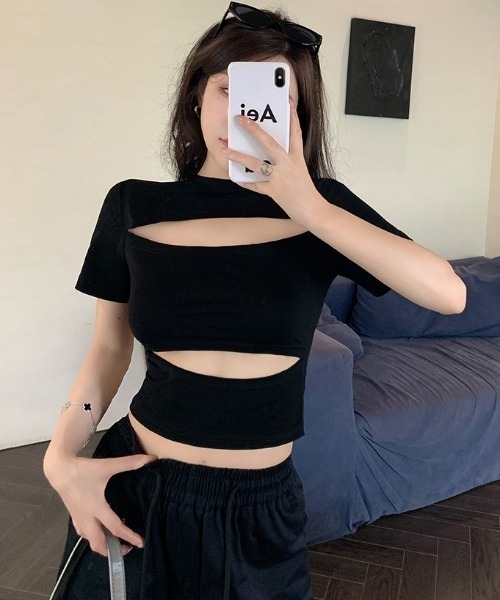 semuse(セミューズ)の「カットアウトTシャツ(Tシャツ/カットソー・レディース・ホワイト/ブラック・FREE)」の17枚目の写真
