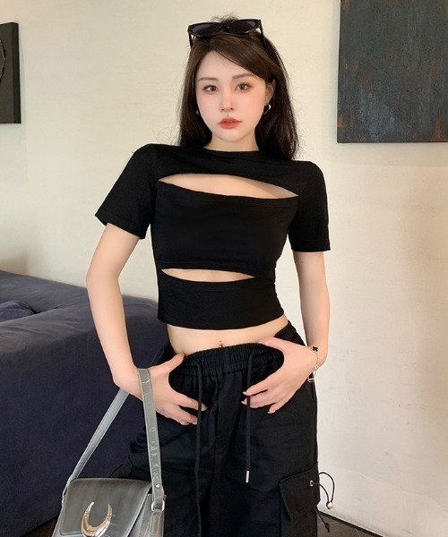 semuse(セミューズ)の「カットアウトTシャツ(Tシャツ/カットソー・レディース・ホワイト/ブラック・FREE)」の15枚目の写真