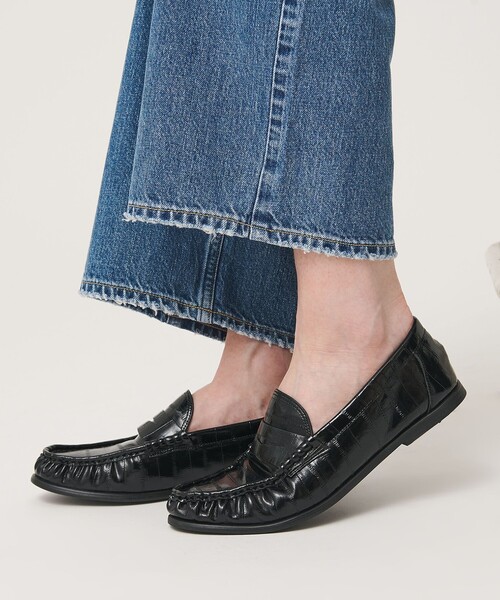 BEAUTY&YOUTH UNITED ARROWS(ビューティーアンドユースユナイテッドアローズ)の「レザーライク エンボス ギャザー ローファー(ローファー・レディース・ダークブラウン/ブラック・36/36h/37/37h/38)」の11枚目の写真