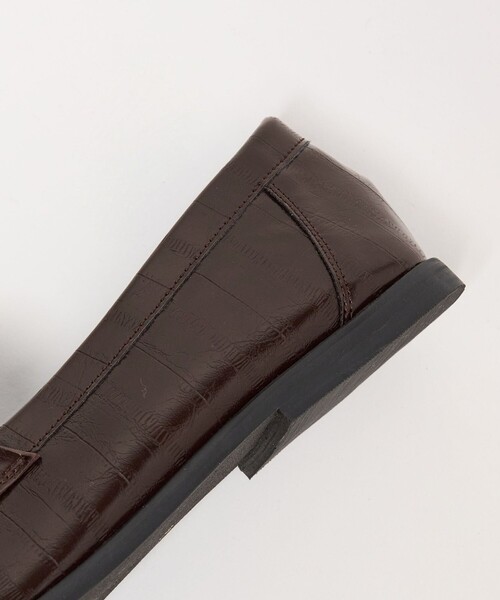 BEAUTY&YOUTH UNITED ARROWS(ビューティーアンドユースユナイテッドアローズ)の「レザーライク エンボス ギャザー ローファー(ローファー・レディース・ダークブラウン/ブラック・36/36h/37/37h/38)」の4枚目の写真