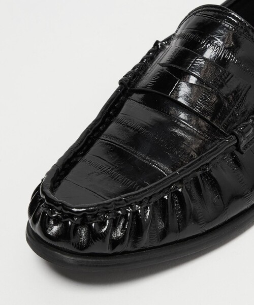 BEAUTY&YOUTH UNITED ARROWS（ビューティーアンドユースユナイテッドアローズ）の「レザーライク エンボス ギャザー ローファー（ローファー・レディース・ダークブラウン/ブラック・36/36h/37/37h/38）」の19枚目の写真