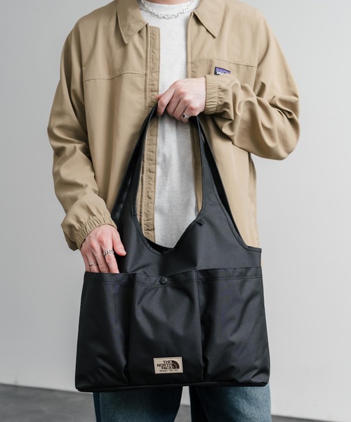 THE NORTH FACE(ザノースフェイス)の「THE NORTH FACE WHITE LABEL WL TRIG BAG ナイロンデニムワンポイントロゴショルダートートバッグ(トートバッグ・メンズ・ブラック/ブルー/クリーム・FREE)」の9枚目の写真