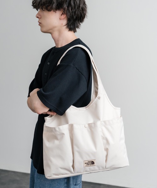 THE NORTH FACE(ザノースフェイス)の「THE NORTH FACE WHITE LABEL WL TRIG BAG ナイロンデニムワンポイントロゴショルダートートバッグ(トートバッグ・メンズ・ブラック/ブルー/クリーム・FREE)」の10枚目の写真