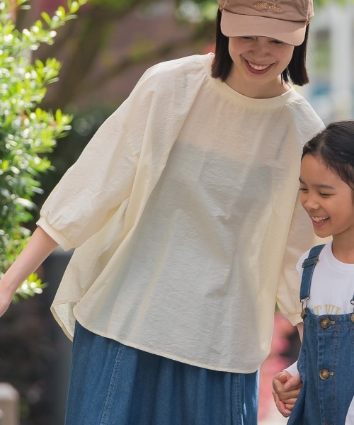 OMNES(オムネス)の「シルキークレープバックタック5分袖Tブラウス(シャツ/ブラウス・レディース・アイボリー/ライトブラウン/ブラック・FREE)」の14枚目の写真