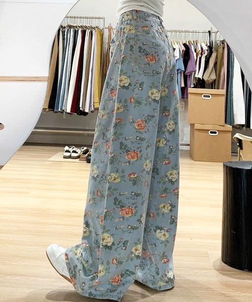 core core(コアコア)の「大花柄プリントデニムワイドパンツ(デニムパンツ・レディース・ライトブルー・M/S/L)」の3枚目の写真