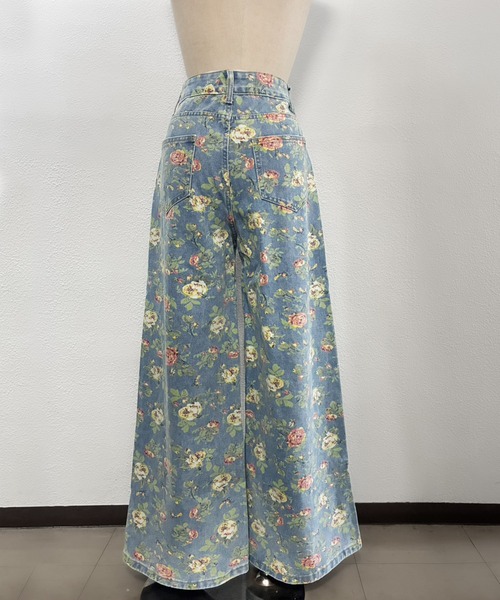 core core(コアコア)の「大花柄プリントデニムワイドパンツ(デニムパンツ・レディース・ライトブルー・M/S/L)」の6枚目の写真