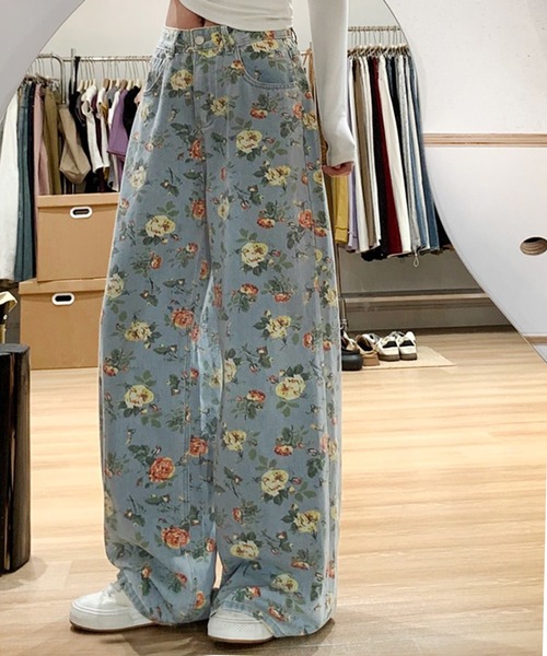 core core(コアコア)の「大花柄プリントデニムワイドパンツ(デニムパンツ・レディース・ライトブルー・M/S/L)」の9枚目の写真