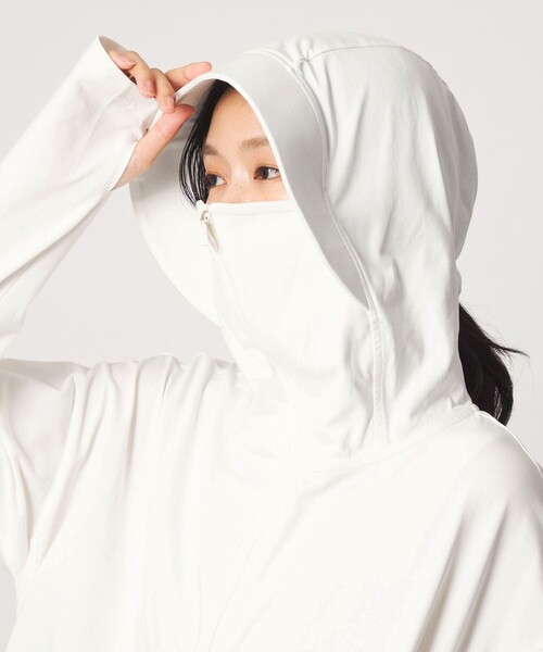 green label relaxing(グリーンレーベルリラクシング)の「【WEB限定】<at ease>ドロスト カットソー パーカー UVカット 接触冷感 遮熱(パーカー・レディース・ホワイト・FREE)」の20枚目の写真