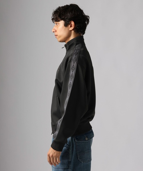 UMBRO(アンブロ)の「【UMBRO(アンブロ)】別注トラックジャケット(ブルゾン・メンズ・グレー/ブラック・MEDIUM/LARGE)」の20枚目の写真