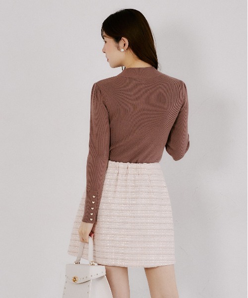 tocco closet(トッコ クローゼット)の「ビジュー飾り釦ラップツイードミニスカート(スカート・レディース・アイボリー/ピンクベージュ・M)」の6枚目の写真