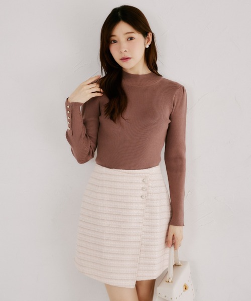 tocco closet(トッコ クローゼット)の「ビジュー飾り釦ラップツイードミニスカート(スカート・レディース・アイボリー/ピンクベージュ・M)」の3枚目の写真
